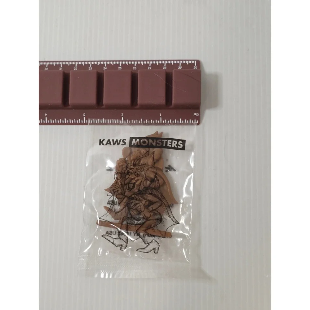 KAWS Figure 2.5in Brown New Count Chocula ZP0822DGKAMSMF1